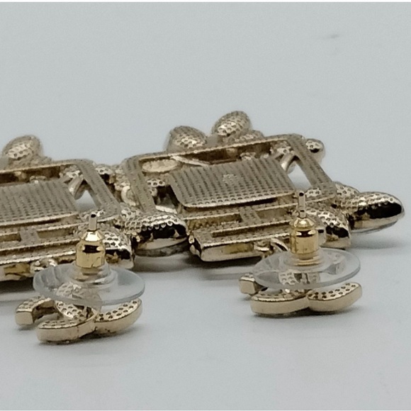 Chanel Vintage Floral Earrings - Picture 5 of 9